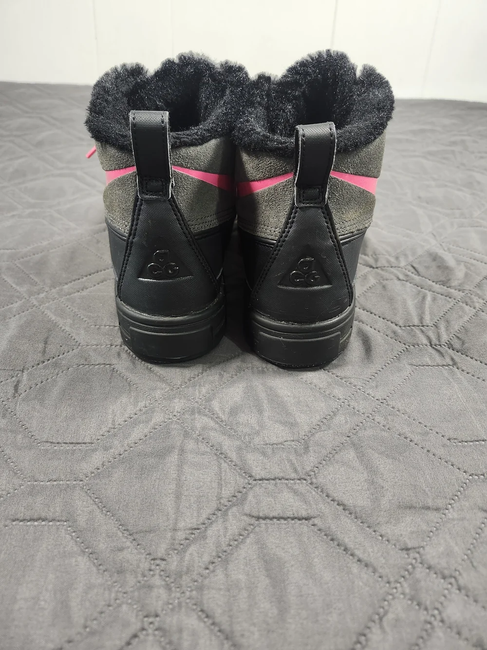 Nike ACG Woodside Chukka 2 boots Water-resistant rubber base Size 6Y/ Womens 7.5